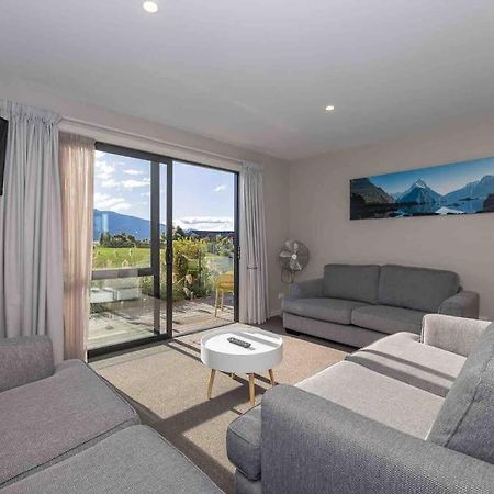 Great Views From New 2 Bedroom Apartment テアナウ エクステリア 写真