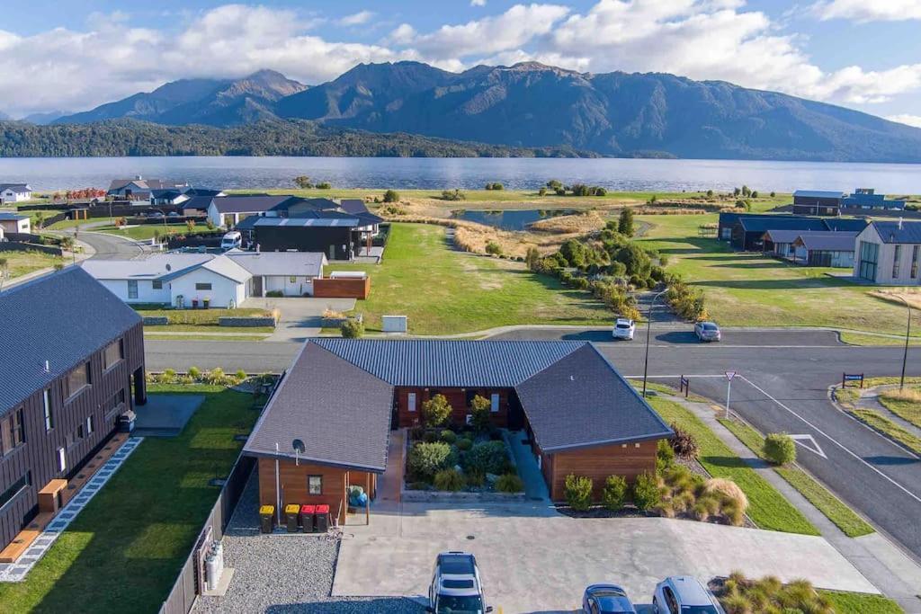 Great Views From New 2 Bedroom Apartment テアナウ エクステリア 写真
